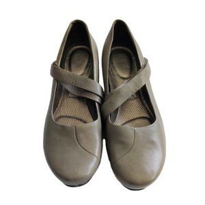 Tsubo Mary Jane Leather Wedge